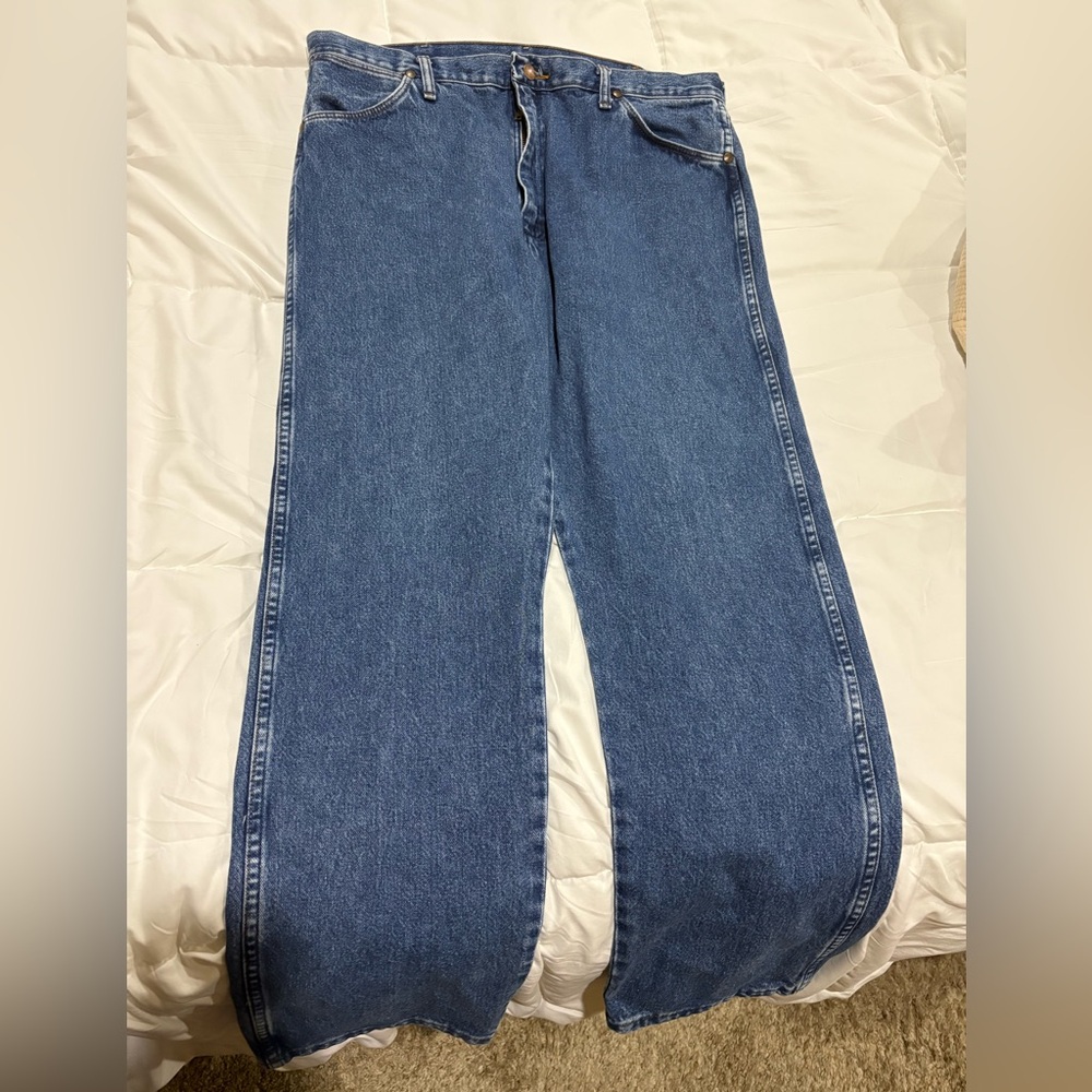 Wrangler Men's Wide Leg Jeans in Blue
